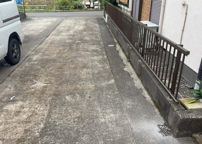 駐車場と明記されていても、最小スペースでつくられた駐車場だと大型車は駐車できなかったり、出入りしにくくなったりする可能性があります。お車のサイズと購入したい物件の駐車場のサイズを現地で確認しましょう。