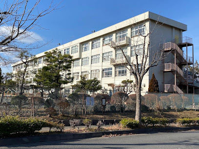 市立松が谷小学校まで徒歩7分