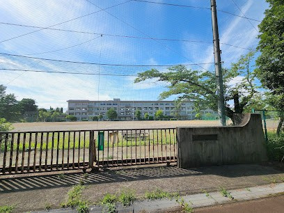 市立松が谷中学校まで徒歩12分