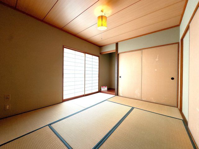1F6帖の和室になります♪