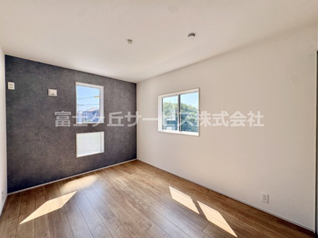 個人の部屋や寝室として使える洋室です