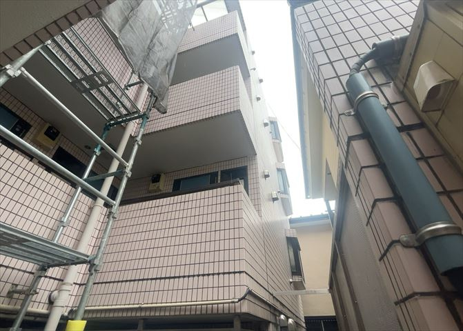 景色重視でお家選ぶをするとスーパーが遠い！学校が遠い！など生活をするうえで利便性で困ることもあります。まず一度現地を見学する際に、周辺の施設などがあるかを確認し、暮らし始めた後のことを想像しましょう。