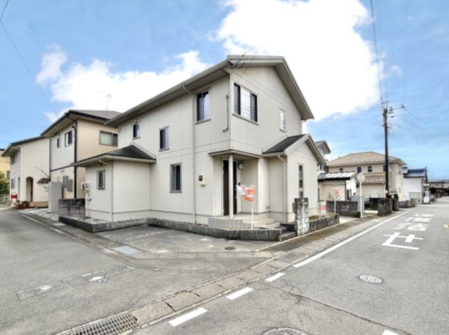 ■外観｜特徴のある個性的な住まいと美しい街並み、そして住みやすい環境を、ぜひ現地でご覧になりませんか。お気軽にお問合せください(^^)　　