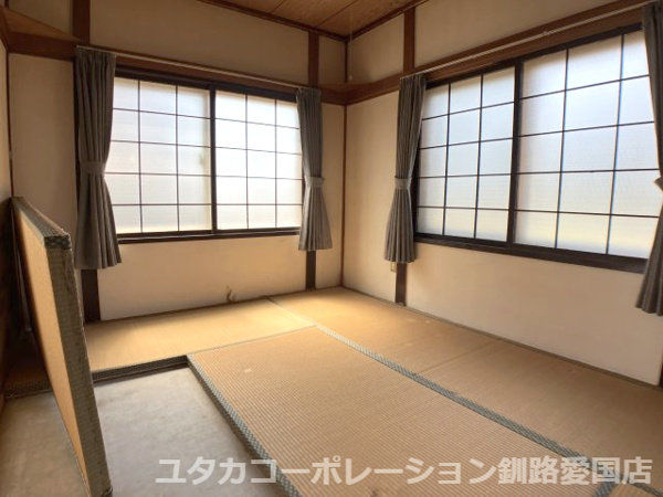 【厚岸町門静2丁目売家の和室】