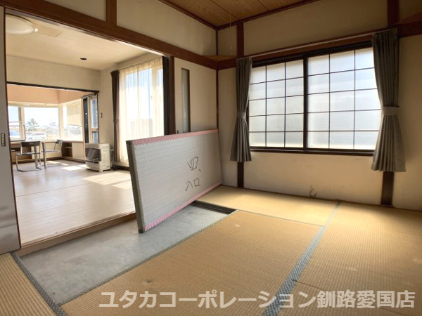 【厚岸町門静2丁目売家の和室】