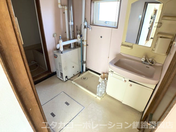 【厚岸町門静2丁目売家のランドリースペース】