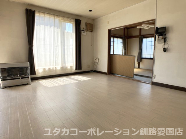 【厚岸町門静2丁目売家の居間】