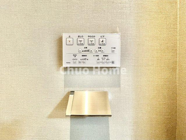 【ウォシュレット】清潔に使いたいお手洗いには最適な設備です。もちろんウォームレットも標準装備です。