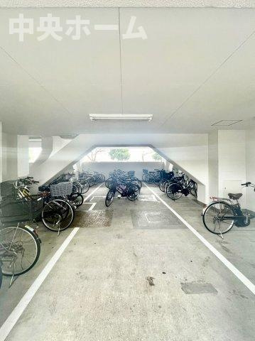 【自転車置き場】最新の空き状況や費用などの詳細は担当スタッフまでお問い合わせください。