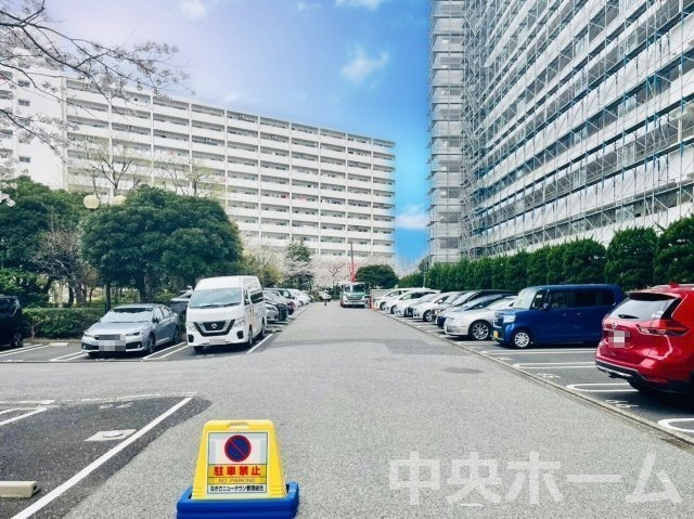 【敷地内駐車場】最新の空き状況や費用などの詳細は担当スタッフまでお問い合わせください。