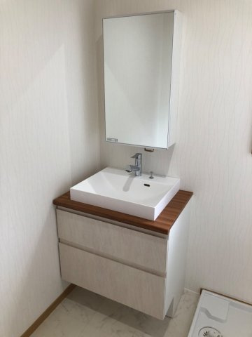 小ぶりで可愛い洗面台ですが、機能性と収納力もあります！　