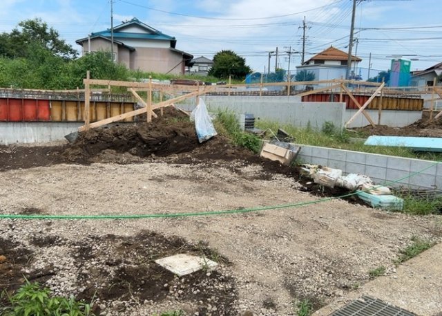 物件の詳細については、現地を見てわかること以外に、役所や法務局などで調べないとわからないことがあります。そのため、現地に行く場合は、もしこの物件を買ったらどのような生活ができるかをイメージしましょう。