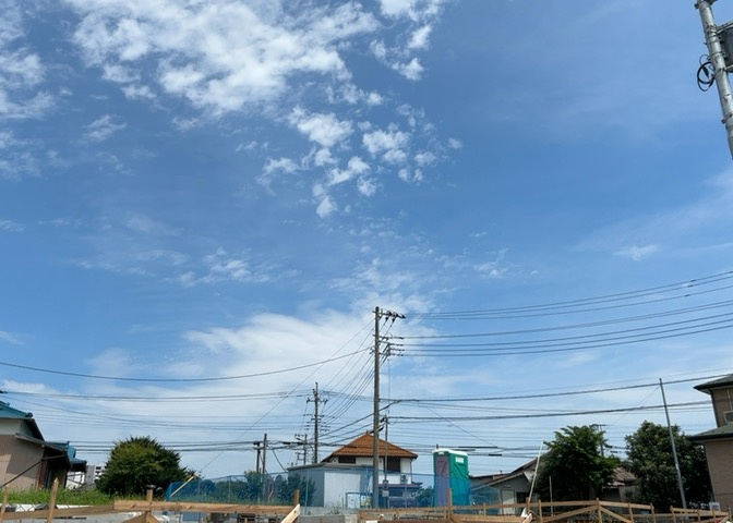 土地の地勢が高台の場合、景色を綺麗にみることができ、景色にこだわってお家探ししている方におすすめです！また平坦地よりも風通しがいいというメリットがあります。デメリットもあるので是非現地でご確認下さい。