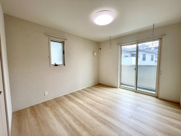 【練馬区谷原5丁目　築浅×美築　南西角地の邸の洋室】