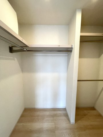 【練馬区谷原5丁目　築浅×美築　南西角地の邸の収納】