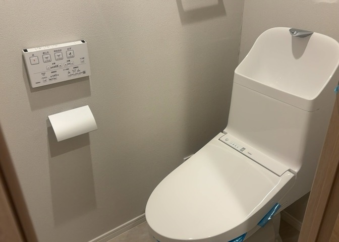 トイレは大きさや形、機能、抗菌性などが異なる多種多彩なタイプが各メーカーから出ています。それぞれに良さがあるため、事前にどういったタイプのトイレがいいのかをご家庭内で決めて、内見に行くといいでしょう。
