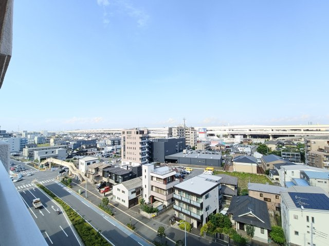 【眺望】　毎日の暮らしに余裕を感じさせてくれる、遮る物の無い開放的な眺望を是非、ご堪能ください。