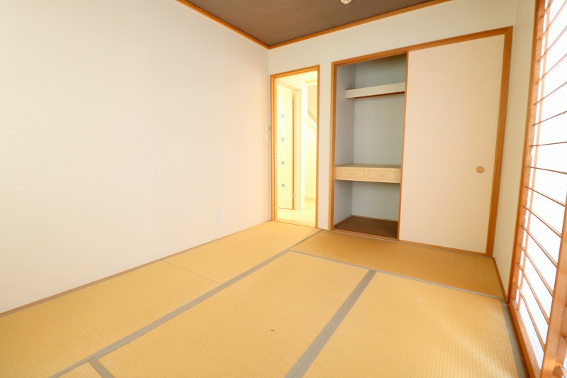 和室6帖。　ごろんと横になれる和室はリラックス空間に。