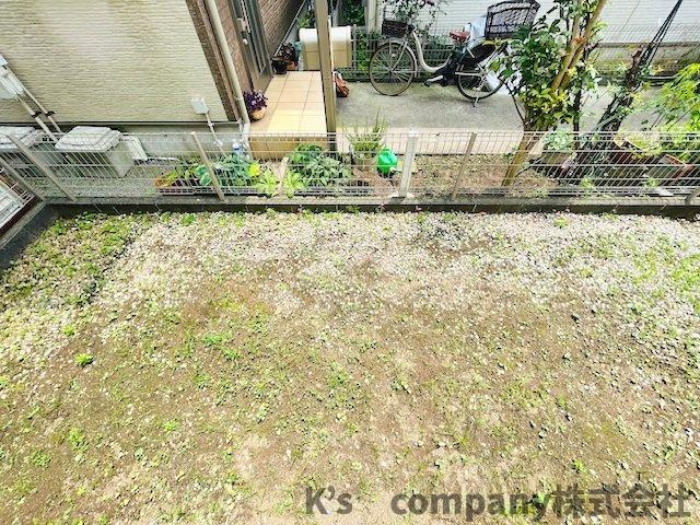植栽や家庭菜園なども楽しむことのできるお庭♪