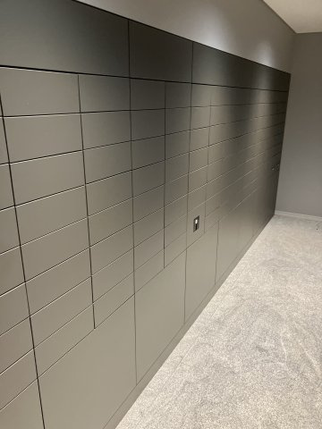 不在時でも荷物を受け取れる便利な宅配ボックスを完備！すっきりと整頓された安心の共用スペースです♪