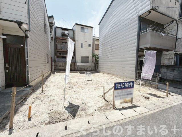 前面道路含む現地写真です