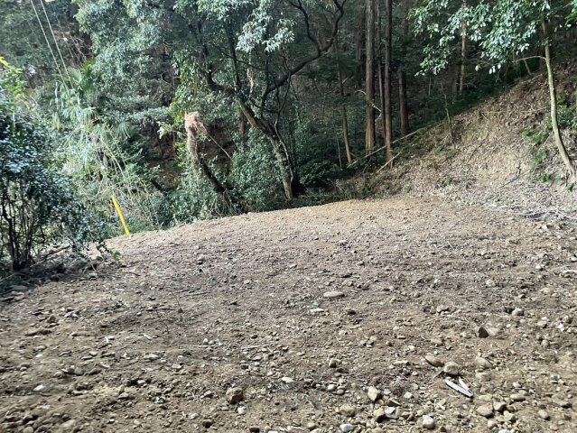 磐田バイパス三ヶ野ICすぐの宅地【土地面積】989.47？(299.31坪)　、【山林面積】689？がついています
