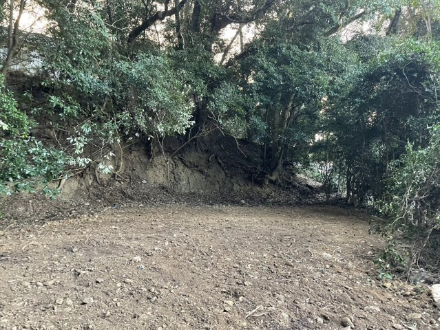 磐田バイパス三ヶ野ICすぐの宅地【土地面積】989.47？(299.31坪)　、【山林面積】689？がついています