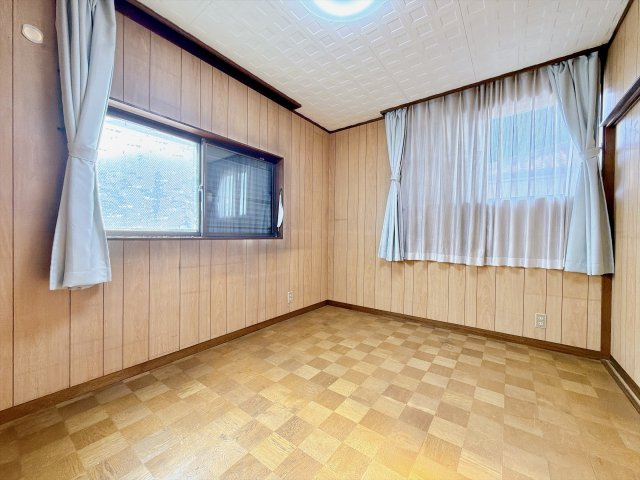 2階北側洋室（約6帖）