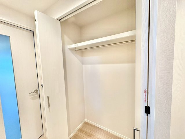 廊下　収納スペースが豊富で、家族の荷物が整理しやすく、暮らしにゆとりが生まれます。