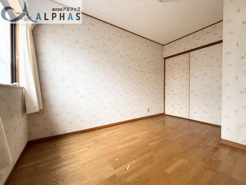 ■各居室収納があり、お部屋がスッキリと片づきます♪