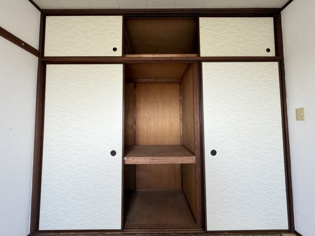 押入れタイプの収納があります。