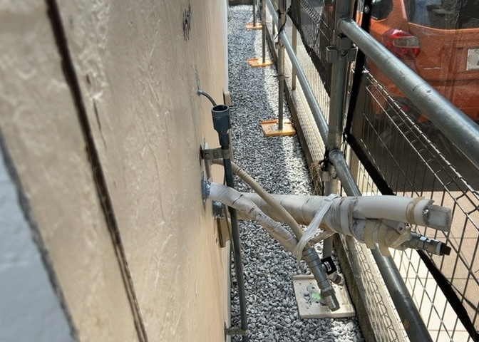 省エネ給湯器とは従来型の給湯器より熱効率が高く、少ない燃料でたくさんのお湯を沸かすことが出来る高効率な給湯器のことを指します。また、省エネ給湯器には種類があり、利便性や効果なども様々です。
