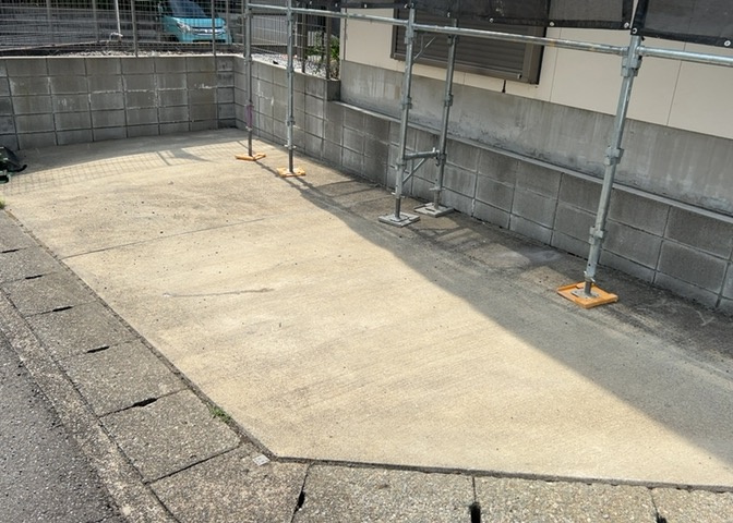 駐車場と明記されていても、最小スペースでつくられた駐車場だと大型車は駐車できなかったり、出入りしにくくなったりする可能性があります。お車のサイズと購入したい物件の駐車場のサイズを現地で確認しましょう。