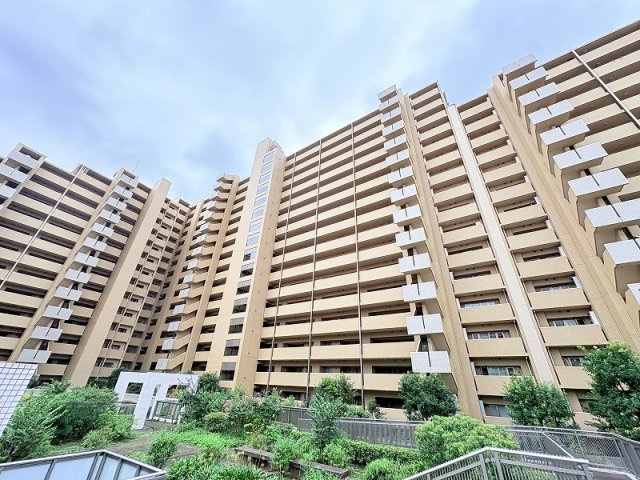 公園が点在した緑豊かな住宅地ですので、のびのびとした暮らしが実現できそうです。