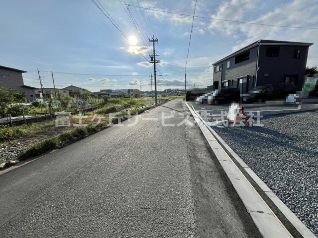 前面道路です