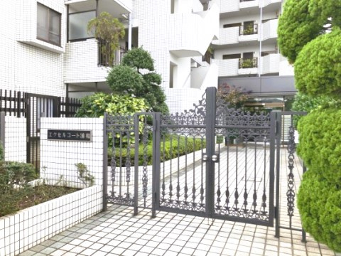 正面エントランス