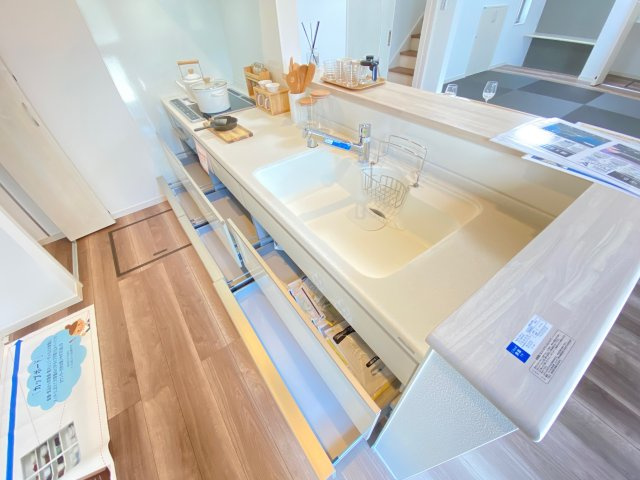 当社施工作品例　一級建築士による無料の間取り作成も承ります。　当社施工現場、ショールームもあり。お気軽にお問い合わせください。