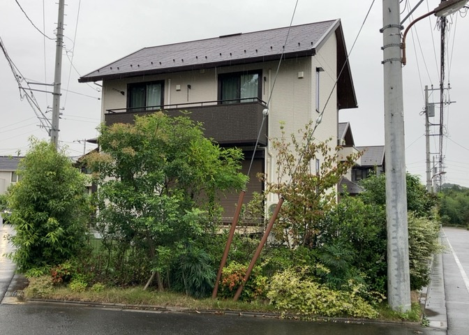 物件の詳細については、現地を見てわかること以外に、役所や法務局などで調べないとわからないことがあります。そのため、現地に行く場合は、もしこの物件を買ったらどのような生活ができるかをイメージしましょう。