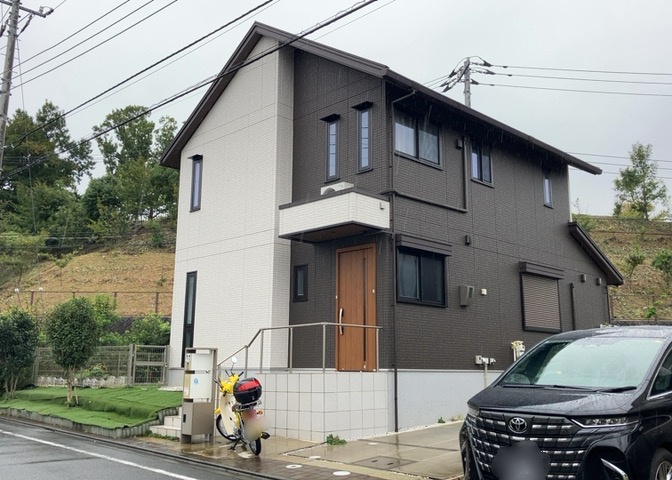 東側道路の場合は居室を南向きに設計しやすいため、朝日が入りやすいというメリットがあります。一方、西側道路も東側同様に居室を南向きに設計しやすいのですが、住宅地だと朝日が入りにくいという弱点があります。