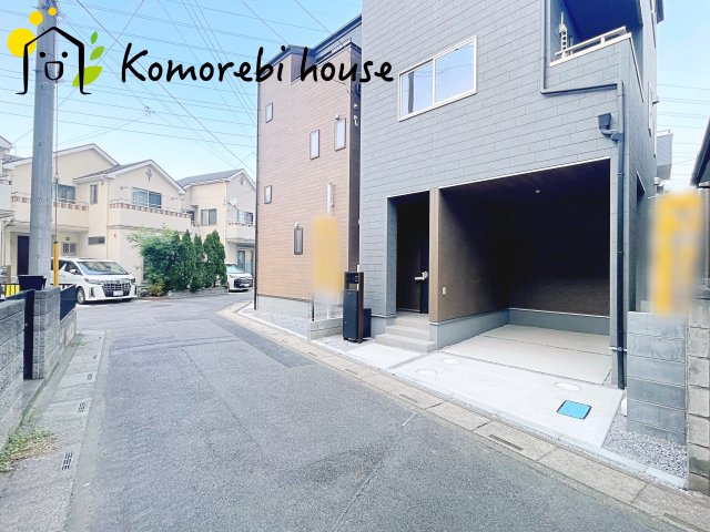 前面道路含む現地写真です