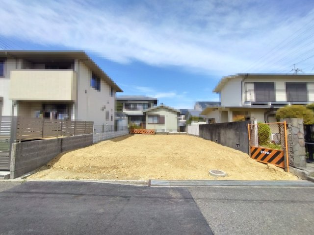 外観：327002233322