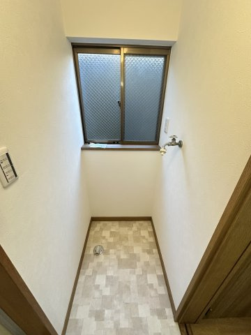 2階部分のランドリースペースです。