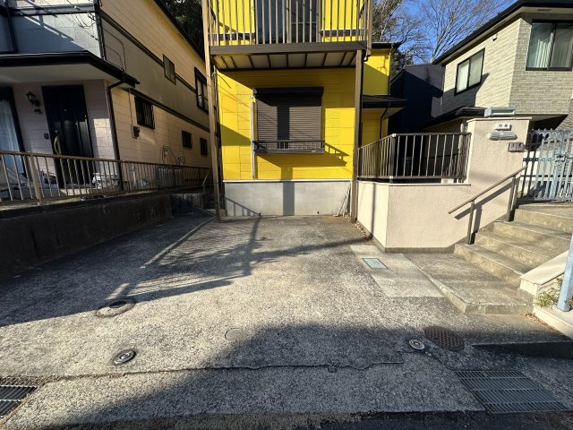 カースペース2台分可能です。※車種制限あるため現地確認必須