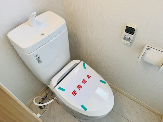 ～暖房温水洗浄機能付きトイレ　冬場は特に嬉しい機能ですね～