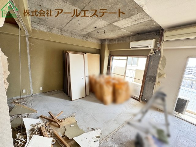 内装リフォーム中。10月上旬完成予定