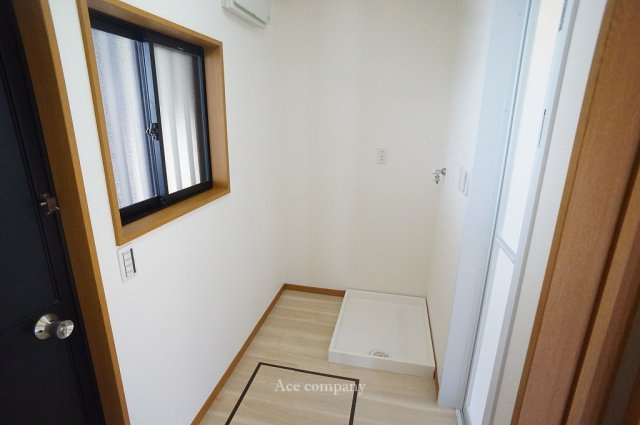 ゆとりのある洗濯機置き場☆