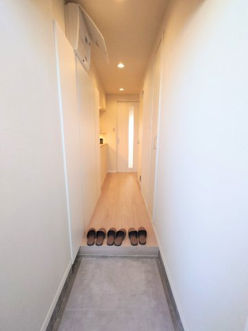 明るい玄関が出迎えてくれます