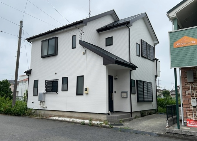 お持ちの車種によっては前面道路が広い方が便利でしょう。しかし、前面道路が広ければその分交通量が多くなるため、騒音などが気になる場合があります。実際に現地を見学し、周辺交通量や騒音などを確認しましょう！