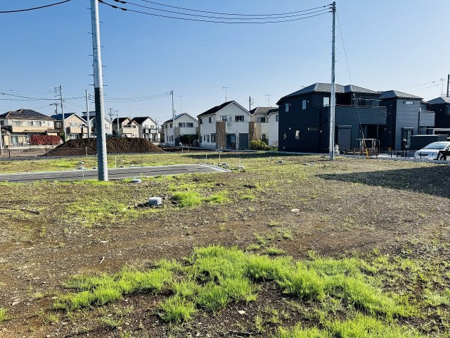 ～閑静で落ち着きのある住宅地内　建築条件の付いていない売地です～
