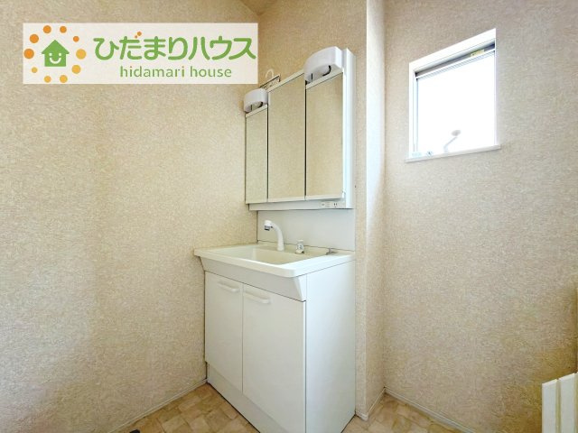 シンプルな洗面台で朝の準備もはかどります！